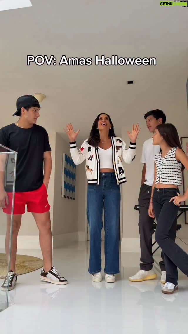 María Pía Copello - 16.4K Likes - Estos chicos no saben lo que es diversión 🥹😂 ¿De qué deberíamos disfrazarnos? 👀
