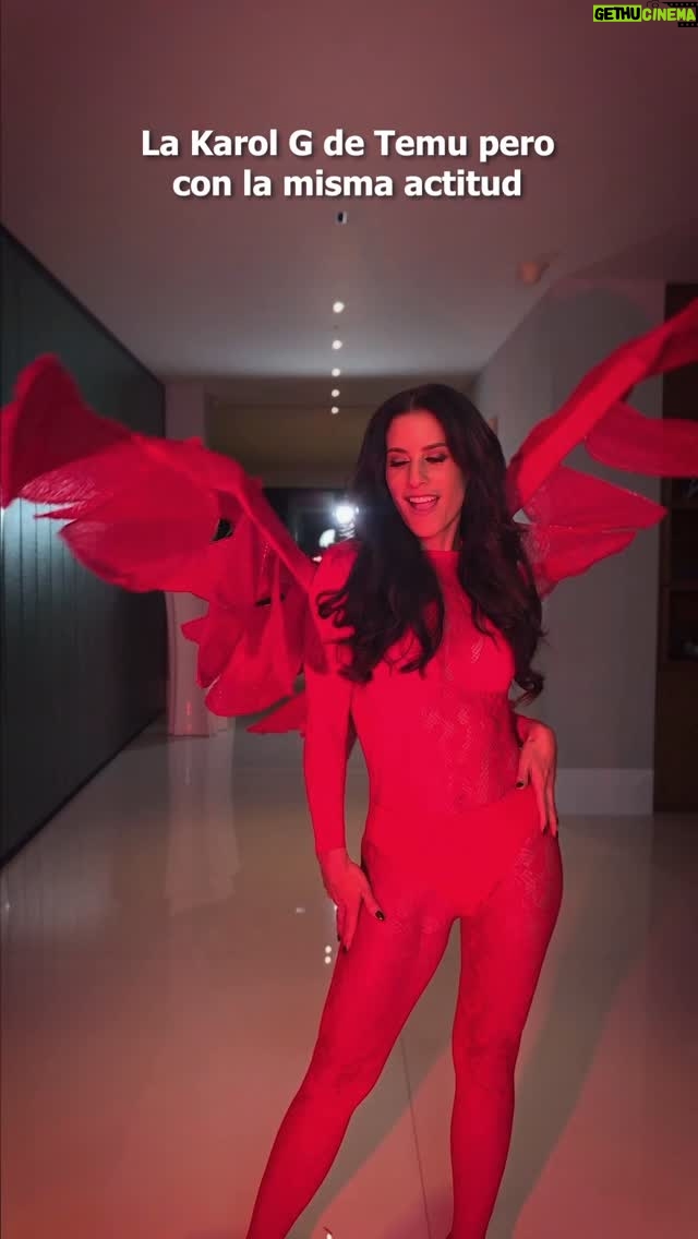 María Pía Copello - 17K Likes - ¿Cómo me van a decir @karolg de Temu? 
Se ha perdido el respeto 🤣🤣🤣
¿Ustedes qué opinan? ¿Me parezco o no? 👀