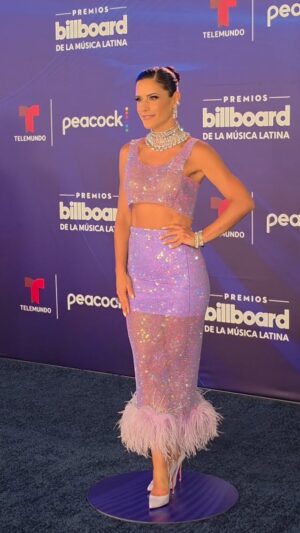 María Pía Copello Instagram - ¡No puedo estar más feliz! ✨🥰🥳
Este año fui invitada a los Premios Billboard de la Música Latina 2025 🎶 ¡Ya estoy aquí! @billboardlatin 🙌🏻
Una experiencia increíble que muero por compartir con ustedes 🤩
💎 @swarovski
Makeup @giomiranda03