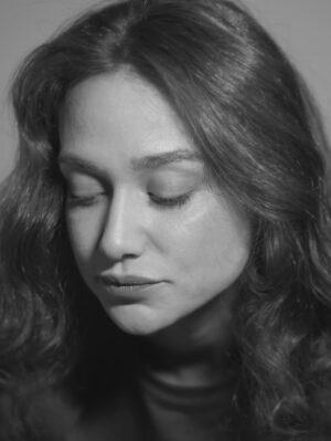 Maria Pinna Instagram - T  E  M  P  E  R  A  M  E  N  T  O

teve de tudo: festival, amigos, Tarsila, moqueca, limoncello, brigadeiro de capim santo, sarau, acarajé, vinho, gravações…
E até gíria brasileira virando francês na mesa.