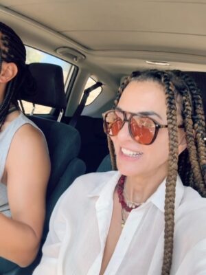 Maria Solomou Instagram - Farewell to August……..
(Still one day to go)
———————////////////////
#letscelebrate🎉
#seeyounextyear
#missyoualready❤️