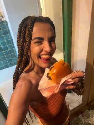 Maria Solomou Instagram - Farewell to August……..
(Still one day to go)
———————////////////////
#letscelebrate🎉
#seeyounextyear
#missyoualready❤️