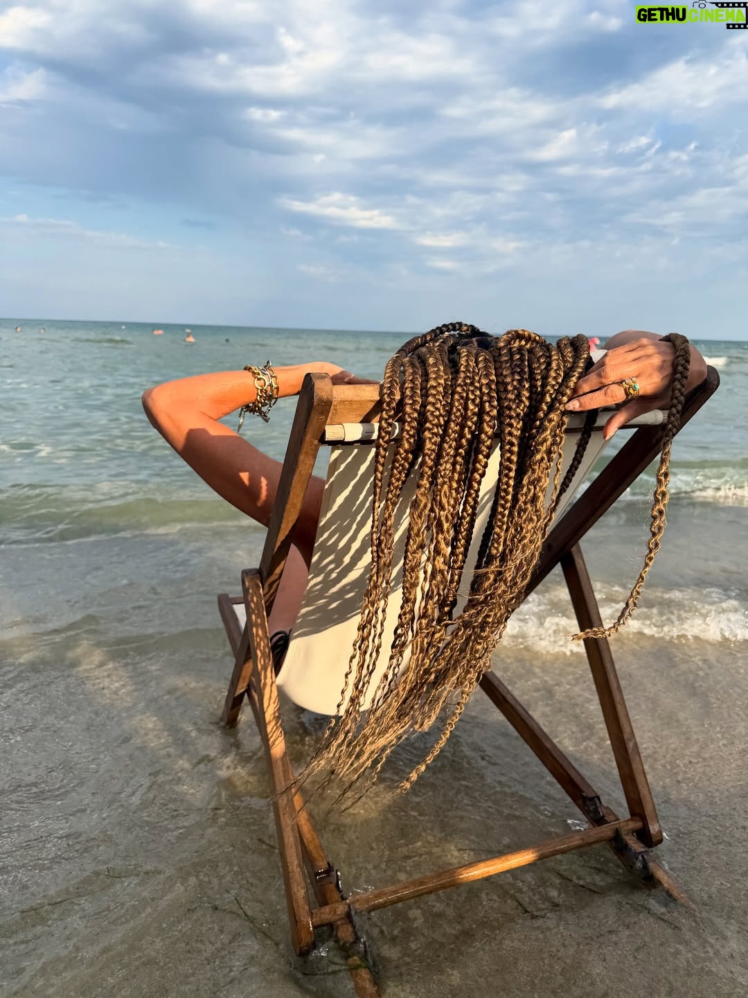 Maria Solomou - 13.9K Likes - MANDALA
———////-/
Καθιερωμένο pit stop στους αγαπημένους μας!!!!
——————————————————————————
#mandalaseaside 
#friendslikefamily 
#summertime