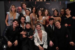 María del Cerro Instagram - Que hermosísima noche con tantos Compañeros y Amigos amados 🥹🌼 y este premio en Equipo, por que el exito no se alcanza solo, se construye en Equipo !!! 🙏🤍
Somos muchos más que los que estuvimos Anoche y este MF es para todos ellos tmb 🤍🤍
Gracias 🙏 🥰 y esto recién empieza !!!! 
Que sus Cuentos valgan la pena siempre 🌼 🌼 
Y Aguante @margaritasitequiere !!!