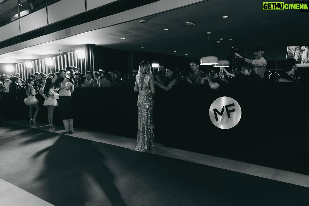 María del Cerro - 37.5K Likes - Que hermosísima noche con tantos Compañeros y Amigos amados 🥹🌼 y este premio en Equipo, por que el exito no se alcanza solo, se construye en Equipo !!! 🙏🤍
Somos muchos más que los que estuvimos Anoche y este MF es para todos ellos tmb 🤍🤍
Gracias 🙏 🥰 y esto recién empieza !!!! 
Que sus Cuentos valgan la pena siempre 🌼 🌼 
Y Aguante @margaritasitequiere !!!
