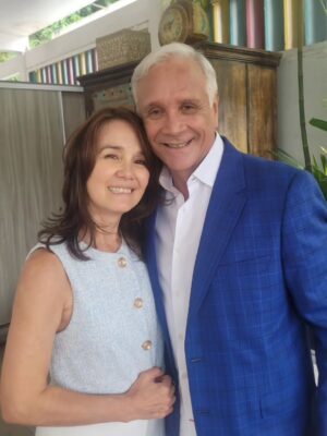 Marialejandra Martín Instagram - Rodando @multiservicios.film de @alfredojanzola con mi bart @betancourtaroldo de la vida ☆☆☆☆☆🎬
¡No les llevo nada! ❤️