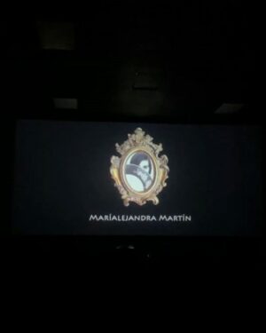 Marialejandra Martín Instagram - Hablar de Teresa de la Parra es hablar de Ifigenia. Obra singularísima de nuestra literatura y registro cultural que ayudó a formar la identidad de la literatura escrita por mujeres venezolanas 💪🏻❤️
Nuestros temas son otros, pero seguimos siendo mujeres que escriben. Cada mujer escribiendo es un espacio ganado al silencio ✍🏻
Gracias a @soymariale por hablarnos desde la sensibilidad creativa, en ese punto donde se encuentran la literatura y el cine 🫶🏻
Gracias a @victorino.munoz por ayudarnos a dibujar el contexto y relevancia de esta obra 💫
Y gracias a quienes hicieron posible este encuentro:
@cinearte.uc
@fedecamarascarabobo_oficial
@iejuan23
@cristalparkhotel
@hermandadgallegaoficial
@filuc_oficial
@universidad_de_carabobo
Carlos Pineda
Registro: @zendkah 📸
Nos vemos en el próximo evento 🐦