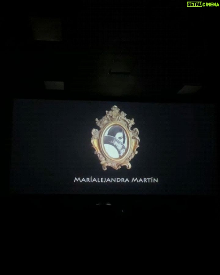 Marialejandra Martín - 247 Likes - Hablar de Teresa de la Parra es hablar de Ifigenia. Obra singularísima de nuestra literatura y registro cultural que ayudó a formar la identidad de la literatura escrita por mujeres venezolanas 💪🏻❤️

Nuestros temas son otros, pero seguimos siendo mujeres que escriben. Cada mujer escribiendo es un espacio ganado al silencio ✍🏻

Gracias a @soymariale por hablarnos desde la sensibilidad creativa, en ese punto donde se encuentran la literatura y el cine 🫶🏻

Gracias a @victorino.munoz por ayudarnos a dibujar el contexto y relevancia de esta obra 💫

Y gracias a quienes hicieron posible este encuentro:
@cinearte.uc
@fedecamarascarabobo_oficial
@iejuan23
@cristalparkhotel
@hermandadgallegaoficial
@filuc_oficial
@universidad_de_carabobo
Carlos Pineda

Registro: @zendkah 📸

Nos vemos en el próximo evento 🐦