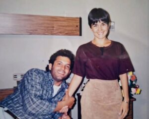 Marialejandra Martín Instagram - Mi querido @henrysotooficial me mandó esta fotito que me encanta.
Estábamos grabando un unitario de @rctv llamado "el dueño" bajo la dirección de @carlosportev
#tbt los propios carajitos ❤️