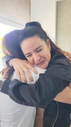 Marialejandra Martín Instagram - Ese cariño franco y desbordado ☆☆☆☆☆ Saludarnos por 1° vez es conocermos de toda la vida ❤️❤️❤️
Los venezolanos somos preciosos ❤️
GRACIAS ☆☆☆☆☆❤️
@icalara.ve
@fescise.ve