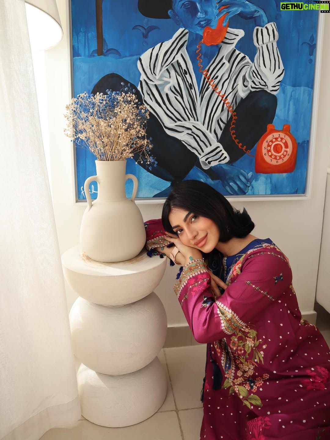 Mariam Ansari - 6.4K Likes - Who needs a photographer when your Bhabhi is the jack of all trades! 🤌🤌🤌

Serving looks in @sammykdesigns 💁‍♀️