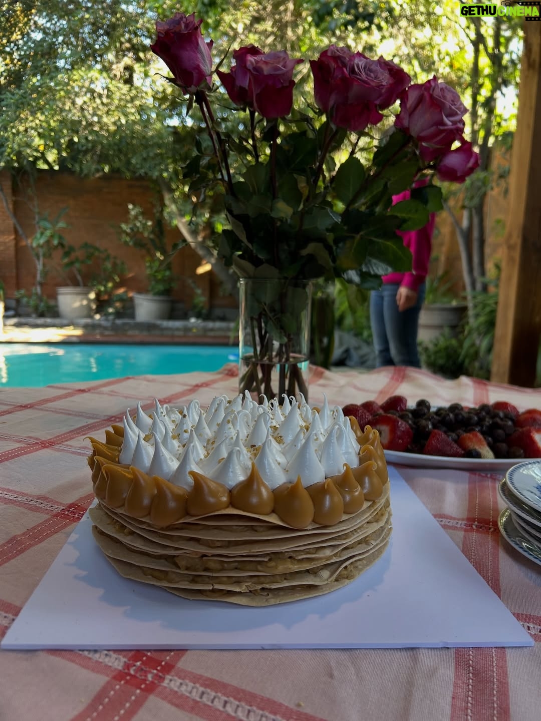 Mariana Di Girolamo - 20.3K Likes - La semana pasada recibí treinta y cinco primaveras, gracias por el cariño y buenos deseos 🌷🎂💞🌻🎀