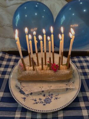 Mariana Di Girolamo Instagram - La semana pasada recibí treinta y cinco primaveras, gracias por el cariño y buenos deseos 🌷🎂💞🌻🎀