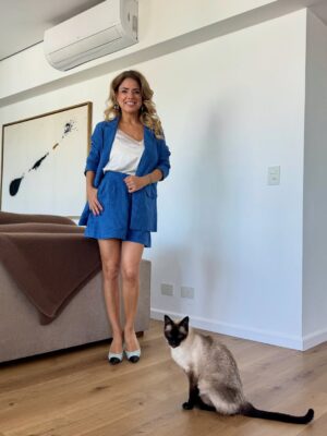 Marina Calabró Instagram - @a24noticias 📺
Look @sailoficial ✨❤️
Accesorios: @lunagarzonaccesorios 💍
Maquillaje: @tali.by.tali 💋
Peinado: @olivero.makeup.ok 👩🏼‍🦱