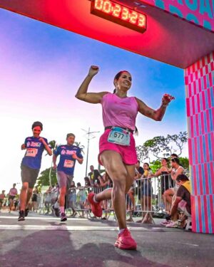 Marina Ferrari Instagram - OLHA A CARA DE SOFRIDA, sou um meme! Hahaah Final de semana com RP batido, sexto lugar, muita adrenalina e diversão do jeitinho que amo! 🏃🏽‍♀️❤️ @agraassessoria fazendo parte dessa evolução!!