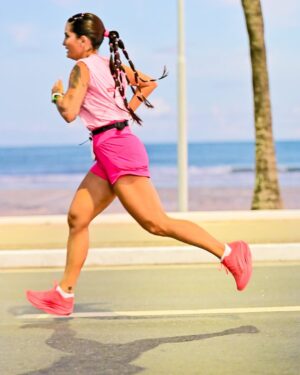 Marina Ferrari Instagram - OLHA A CARA DE SOFRIDA, sou um meme! Hahaah Final de semana com RP batido, sexto lugar, muita adrenalina e diversão do jeitinho que amo! 🏃🏽‍♀️❤️ @agraassessoria fazendo parte dessa evolução!!