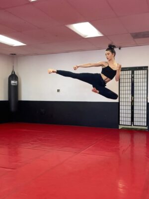 Marina Mazepa Instagram - Martial arts teach me the same thing life does: stay strong, stay focused, and let the struggle make you better. Thanks to my master @davisthemusa 🙏