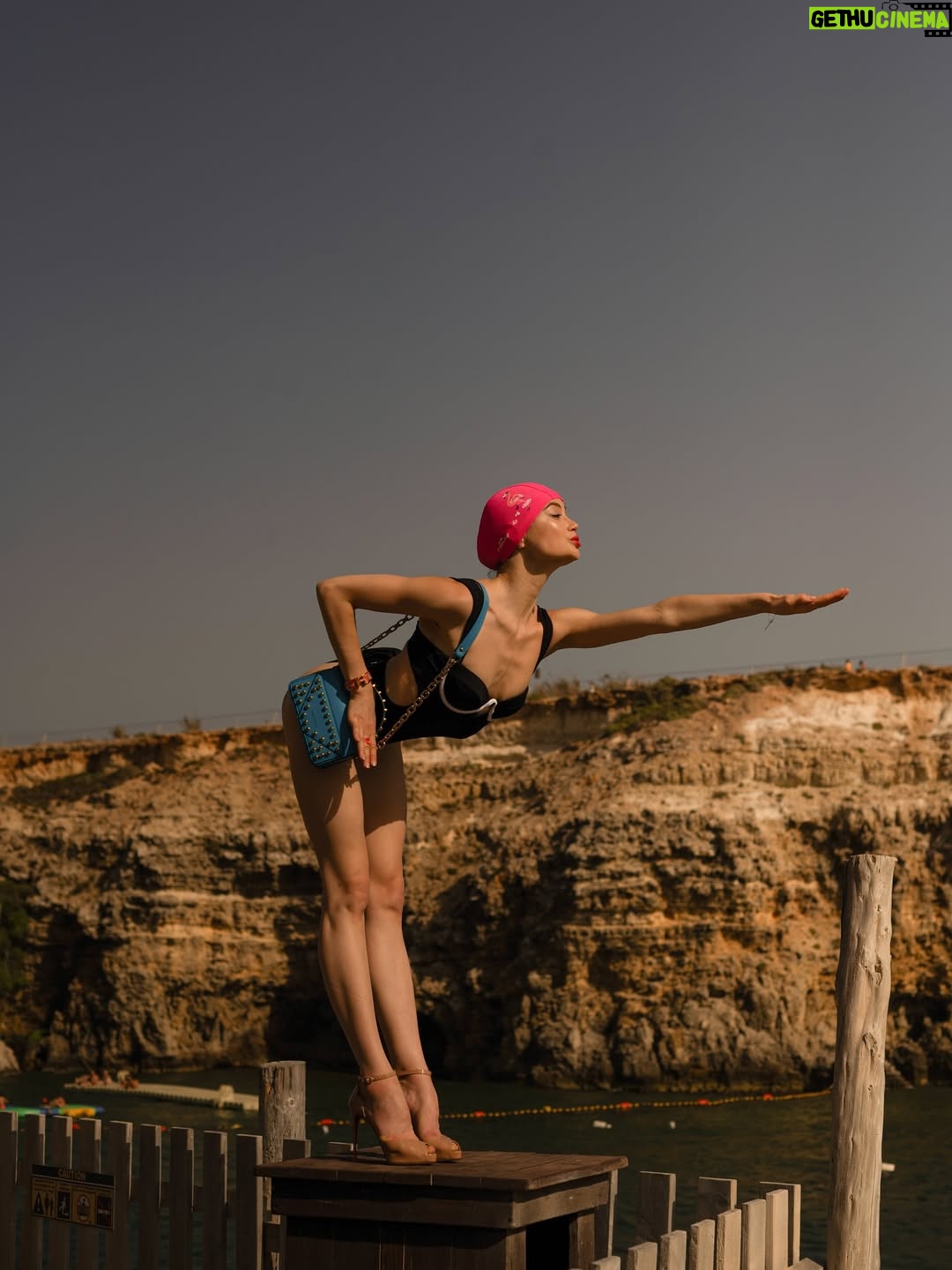Marina Mazepa - 2.4K Likes - Summer’s almost over, but I’m not done diving in 🤣☀️💦
.
@alina.safonova.photo 
@nayanaluswimwear
