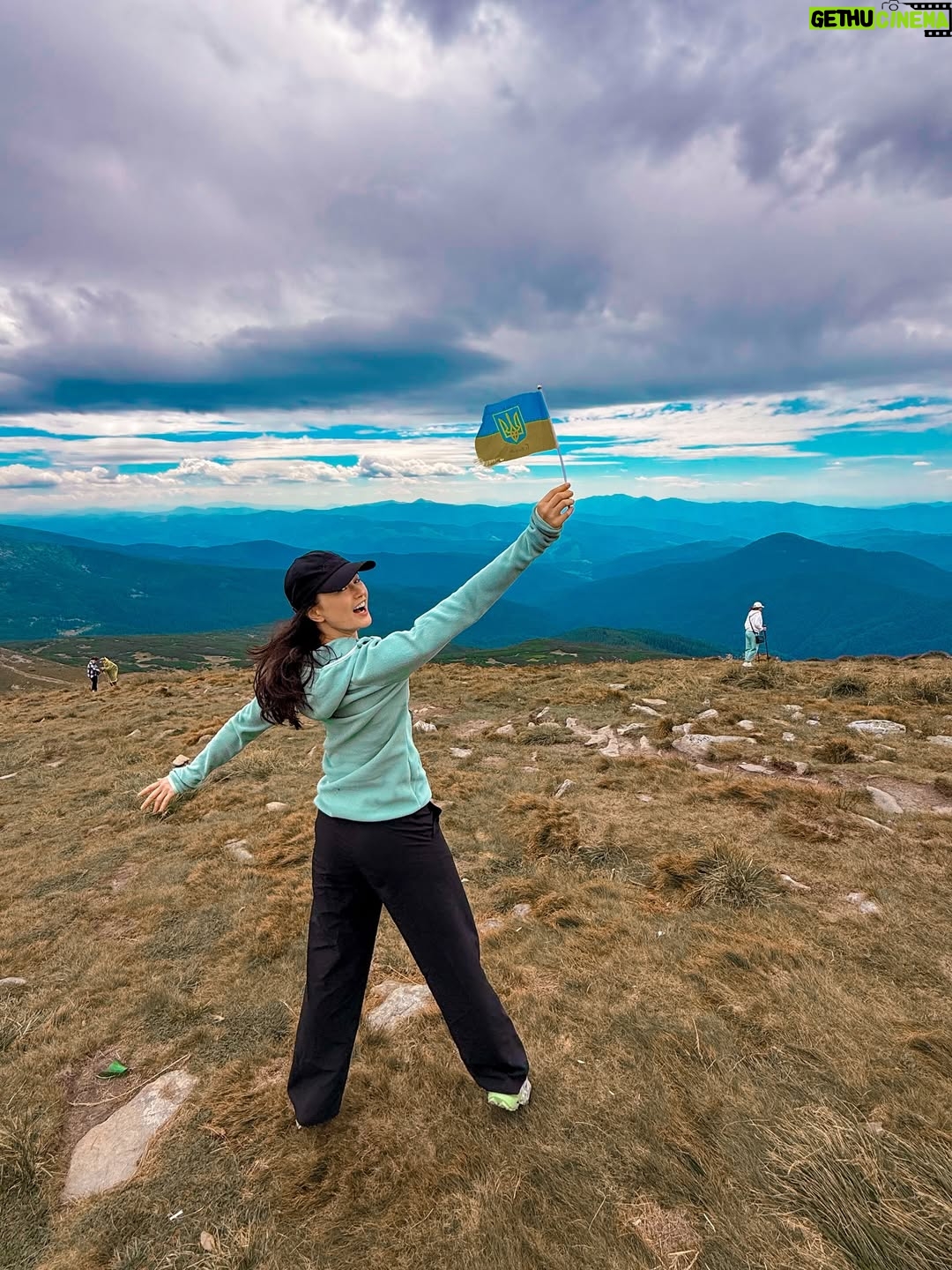 Marina Mazepa - 2.3K Likes - I conquered Hoverla — the highest mountain in Ukraine💙💛 Swipe!
.
Today’s climb up Hoverla taught me something big
- the last steps are always the hardest. Right before the top is where most people quit, but if you push just a little further you get the reward. That’s where you win. Keep going until the breakthrough!

#Говерла (2061 м) / #Hoverla #marinamazepa #ɴᴇᴠᴇʀɢɪᴠᴇᴜᴘ #ukrainiangirl #capathianmountains