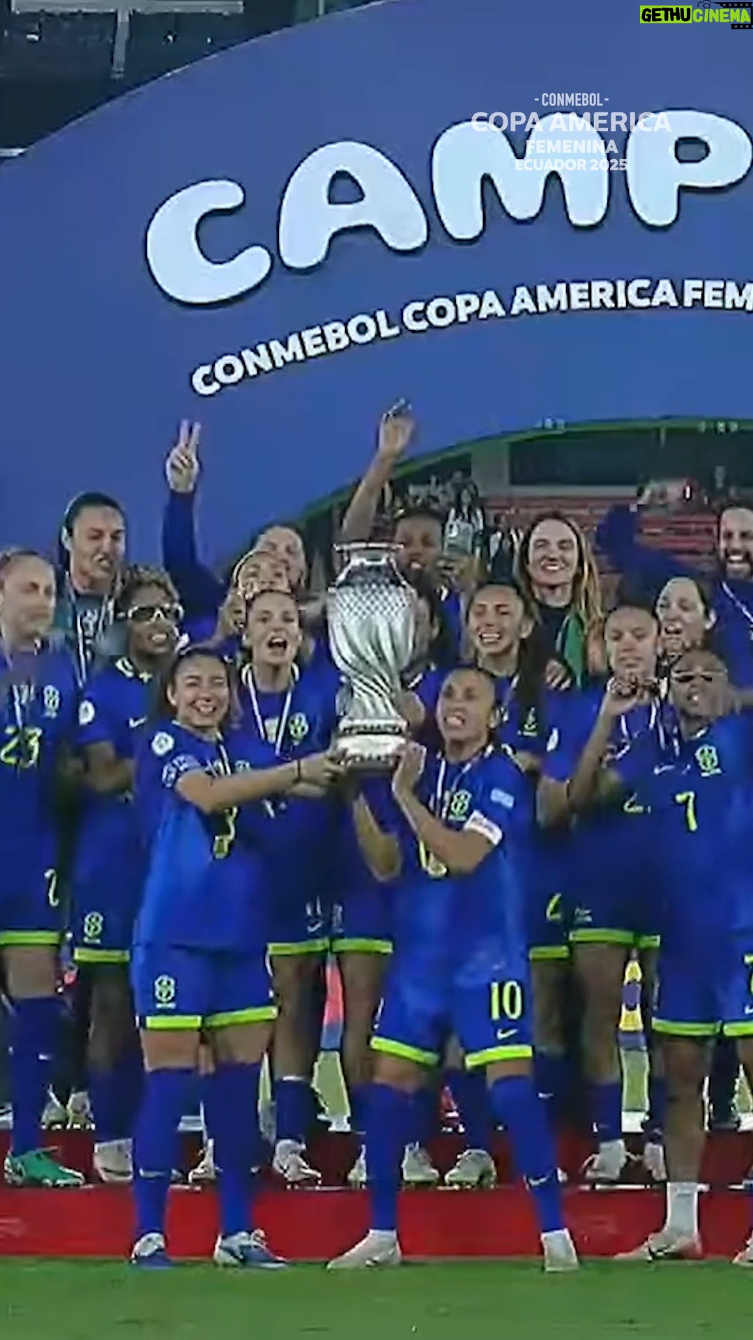 Marta - 125.8K Likes - É CAMPEÃO, É CAMPEÃO! Levanta a taça Braaaaasilllllll 🎶🇧🇷