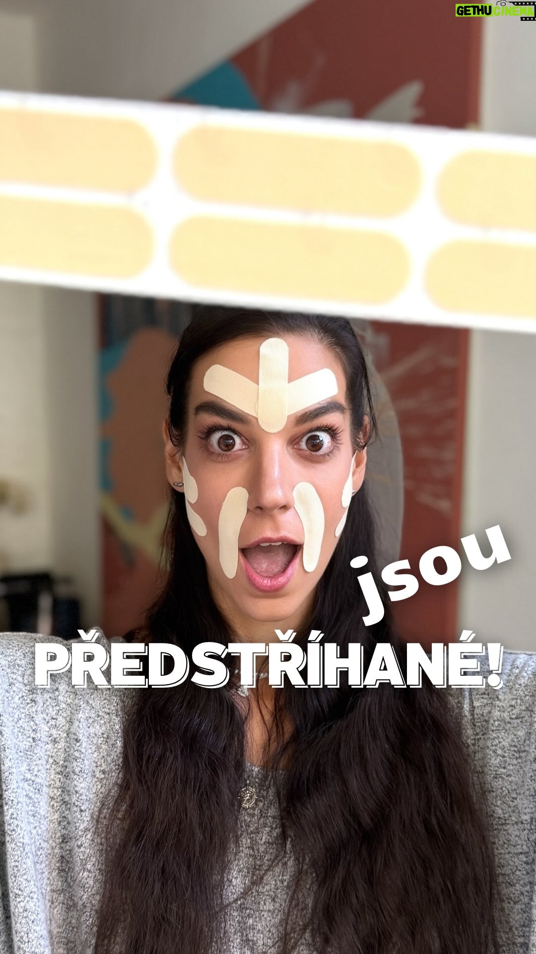 Marta Ondráčková - 861 Likes - PŘEDSTŘÍHANÉ TEJPY!!! Konečně jsou tady! Respektive na @beautytape.czsk 
A vy si je navíc můžete dopřát s 20% slevou v rámci Beauty Days až do 14. září, kdy máte s kódem BEAUTY20 slevu při nákupu nad 800 Kč.
Proč PRE-CUTs? Protože šetří čas i nervy, prostě odlepíte a nalepíte. To je všechno. Dají se použít na mé nejoblíbenější tejpovací techniky, jsem nadšená. Tahle novinka je naprostá bomba!

#udrzksicht #kosmeticketejpovani #tejpy #rutina #42 #udrzlife #curetapebeauty #precut #setrimcas