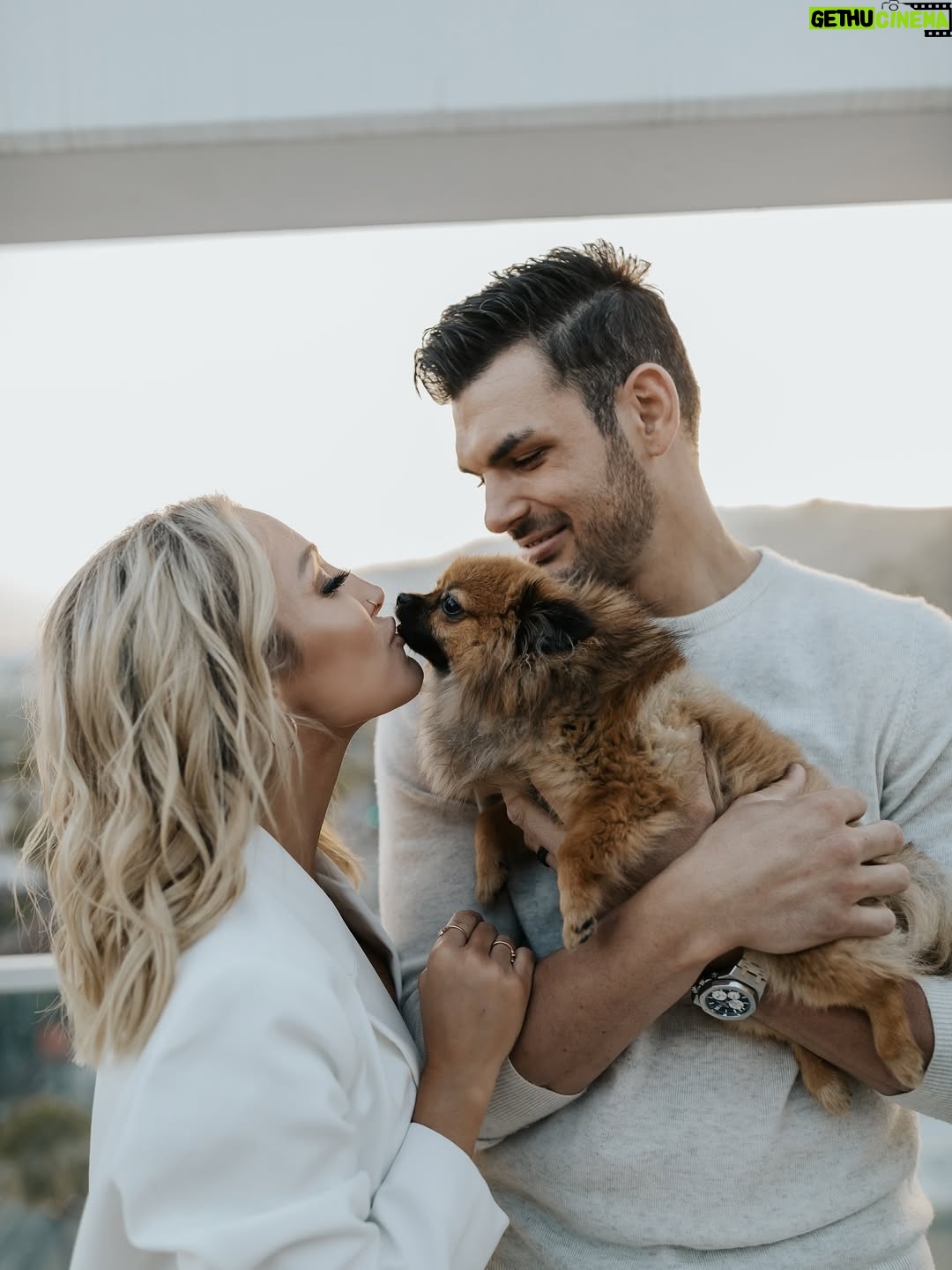 Mary Fitzgerald - 50.4K Likes - So much love for these two!  Just feeling grateful today ❤️ 🥰

Comment to say what you are feeling grateful for! 😇