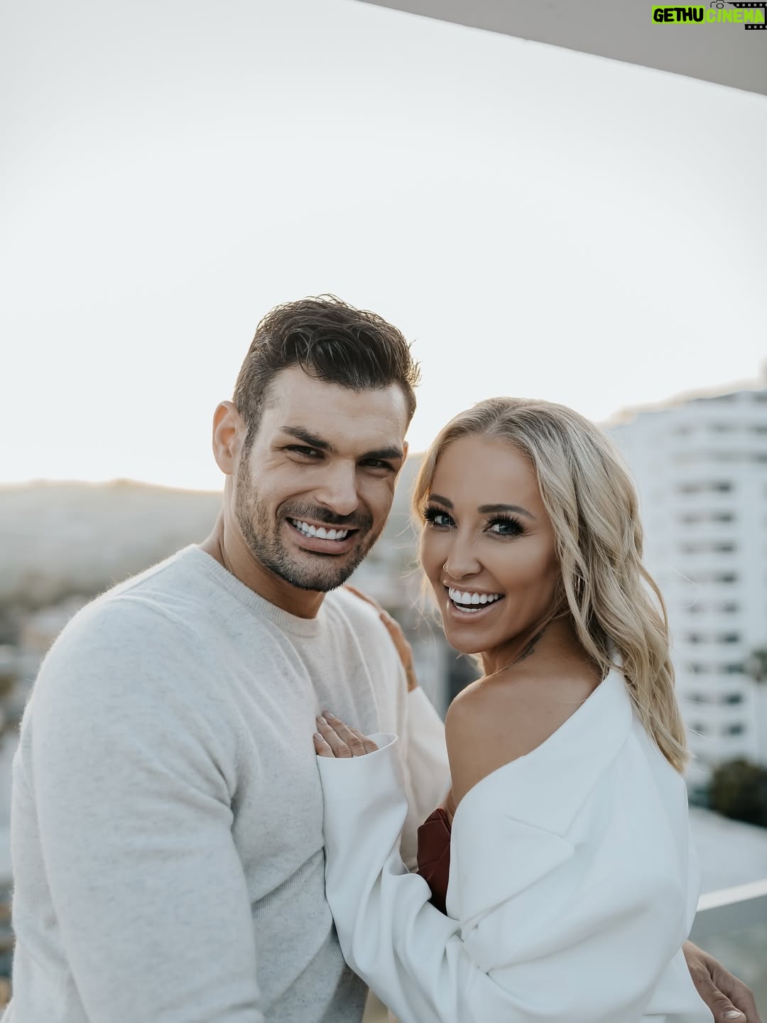 Mary Fitzgerald - 50.4K Likes - So much love for these two!  Just feeling grateful today ❤️ 🥰

Comment to say what you are feeling grateful for! 😇