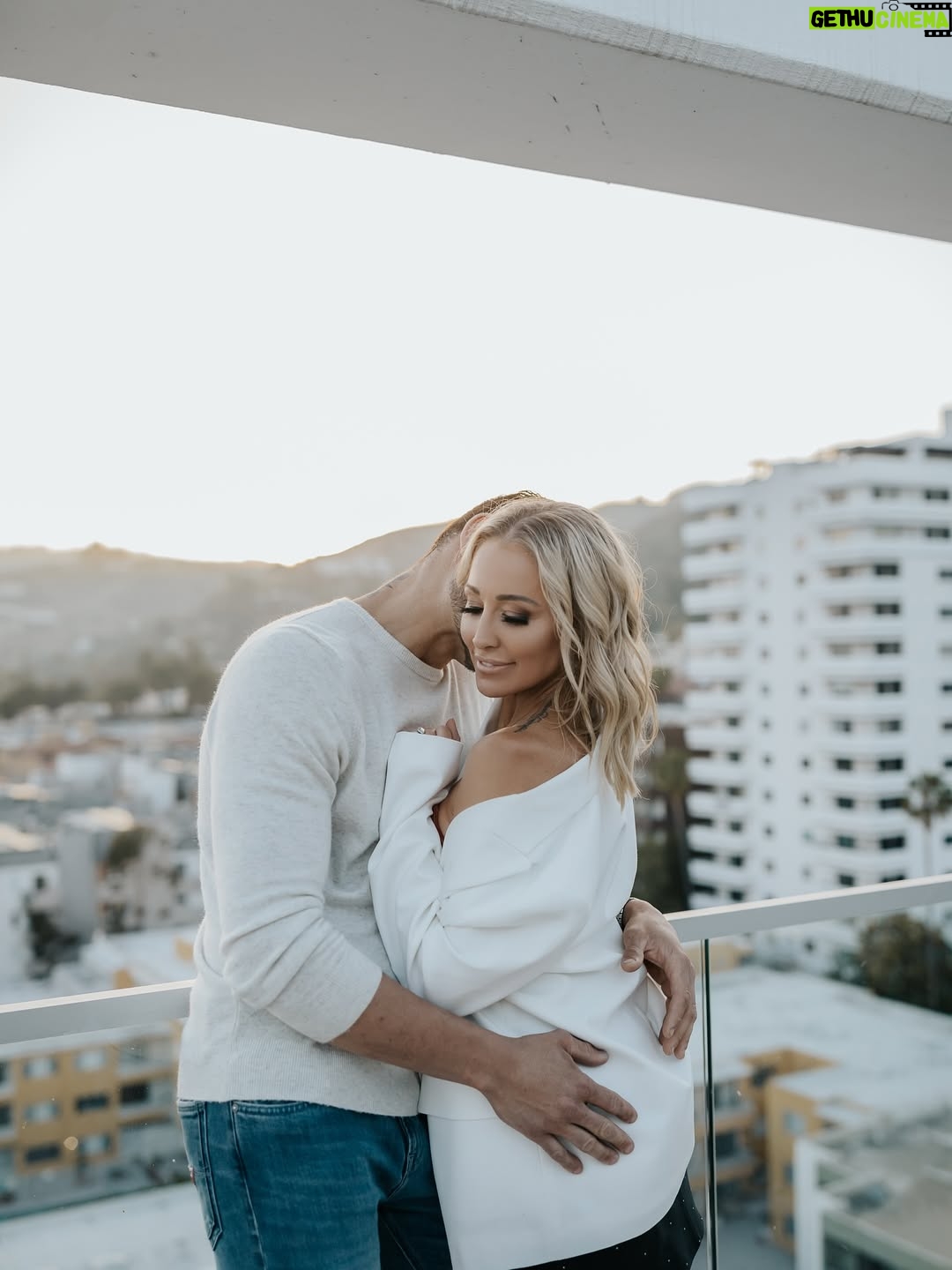 Mary Fitzgerald - 50.4K Likes - So much love for these two!  Just feeling grateful today ❤️ 🥰

Comment to say what you are feeling grateful for! 😇