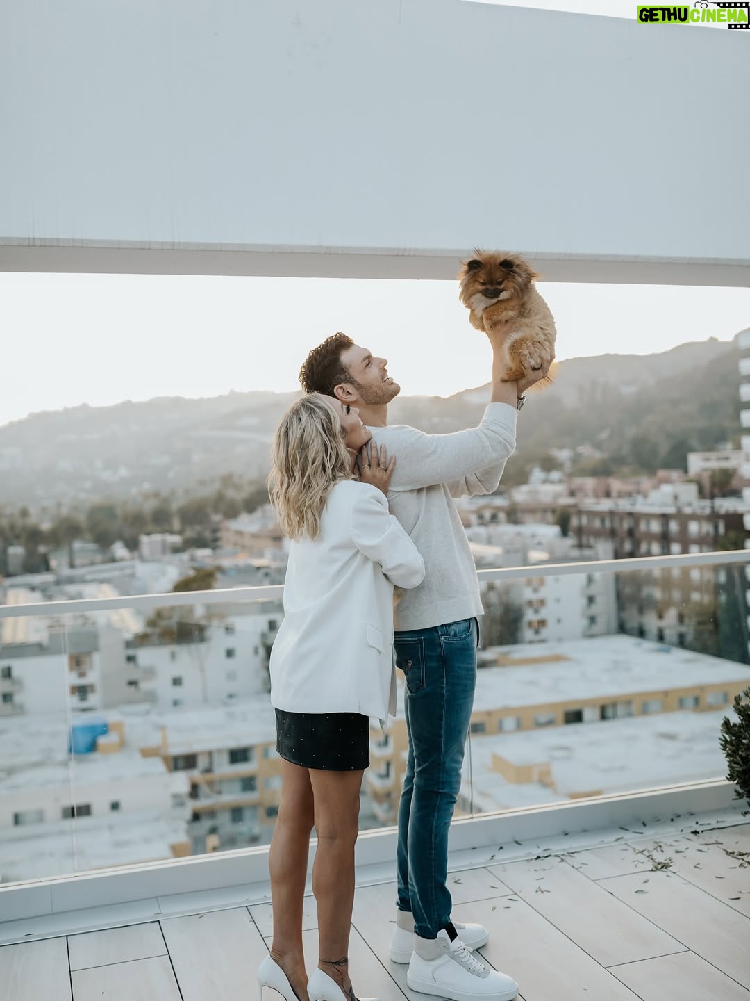 Mary Fitzgerald - 50.4K Likes - So much love for these two!  Just feeling grateful today ❤️ 🥰

Comment to say what you are feeling grateful for! 😇
