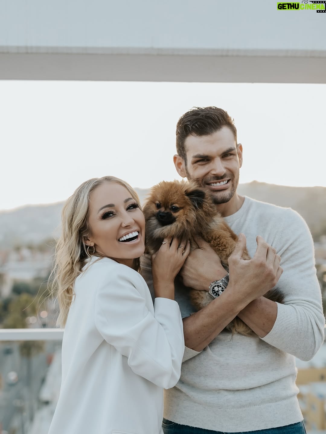 Mary Fitzgerald - 50.4K Likes - So much love for these two!  Just feeling grateful today ❤️ 🥰

Comment to say what you are feeling grateful for! 😇