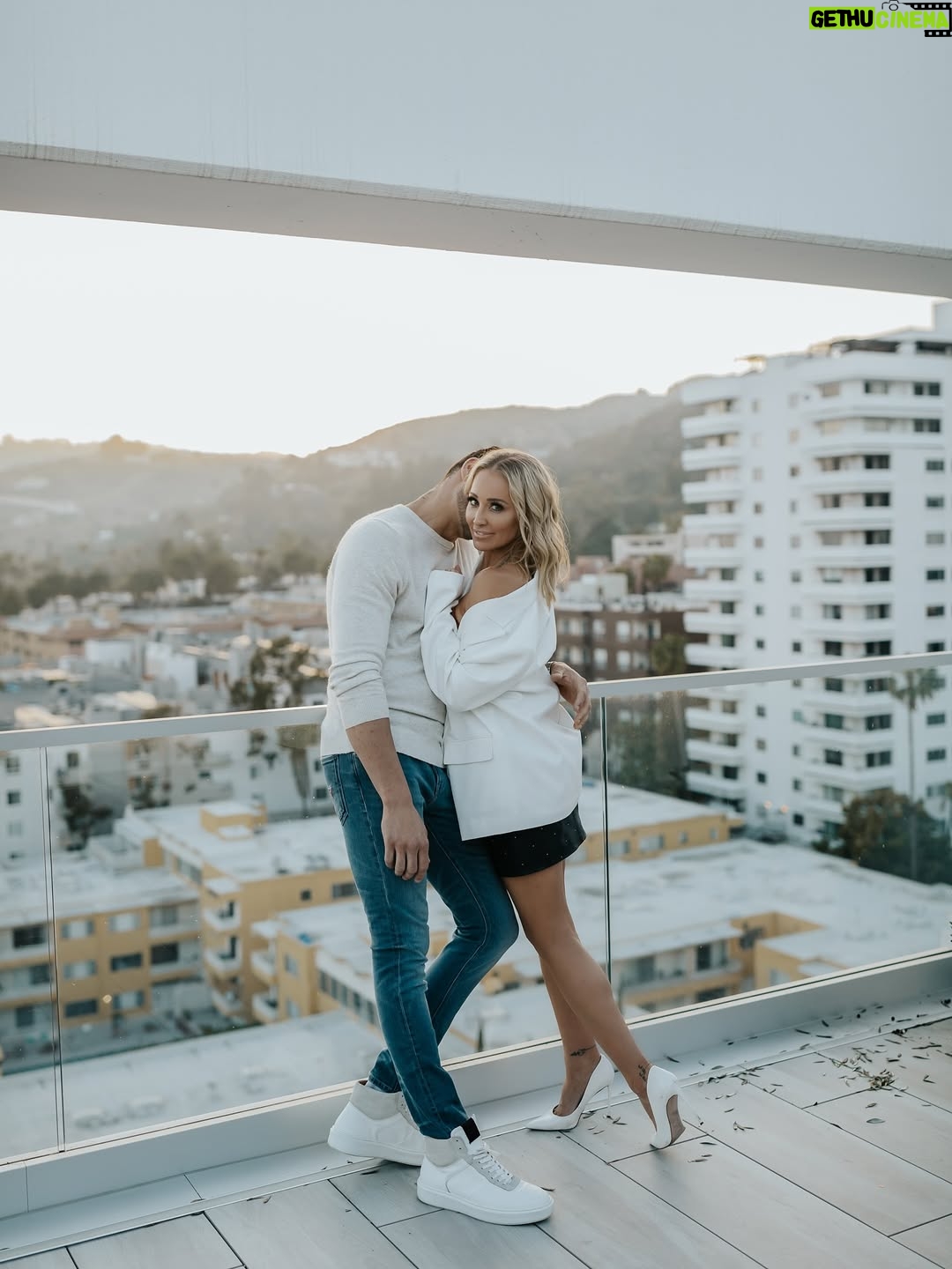 Mary Fitzgerald - 50.4K Likes - So much love for these two!  Just feeling grateful today ❤️ 🥰

Comment to say what you are feeling grateful for! 😇