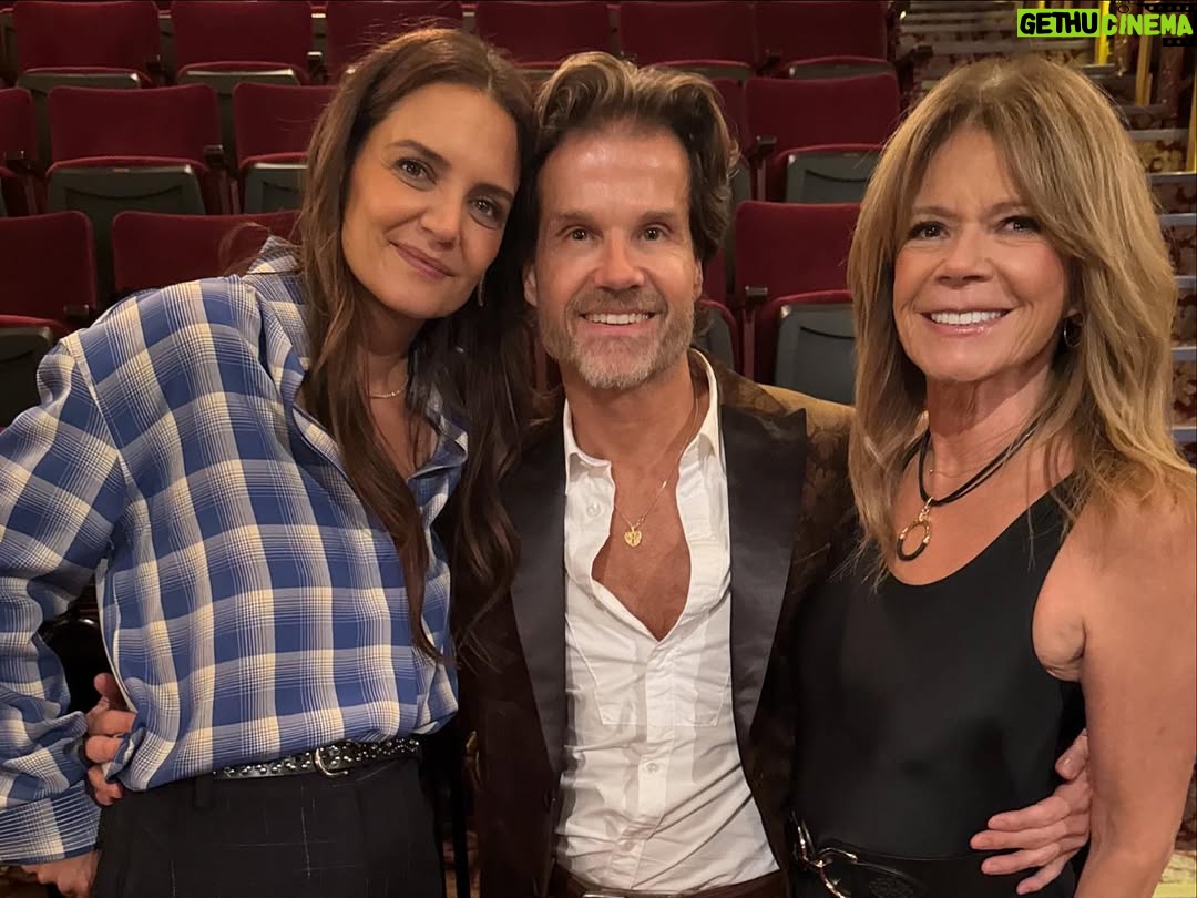 Mary-Margaret Humes - 8.5K Likes - Exactly one week ago tonight in NYC … did this really happen or was it all a dream. “Michelle’s dream” was to bring the timeless words of @kevwilliamson back to life all in support of our amazing @vanderjames … nailed it!! There are so many pictures out there but very few on my camera … my favorite might be the one with Annabelle helping me navigate from backstage into the theater … there were so many stairs!! A huge shout out to my besties @louisvanamstel and @karynwulbrun for flying in and supporting the cause …  Again, did this really happen?? I Love you guys and miss you already @vanderkimberly @katieholmes @vancityjax @johnwesleyshippjr @actorkerrsmith @meremonroe @busyphilipps @9ninarepeta  #marybethpeil #dawsonscreek #dawsonscreekreunion #tvfamily