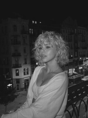 Masha Kondratenko Instagram - вчора проводили експерименти з @nastya.khoruja 🫀
Як вам така Марія?))