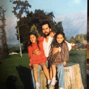 Maura Rivera Instagram - Es muy difícil para mí crear este post pero él fue mi papá quien me dio la vida y de quien estaré eternamente agradecida por eso 🙏🏼
Partió de una manera abrupta e injusta 😔
No tuvimos una relación fácil ,marcada con altos y bajos se que nadie te enseñó a ser papá pero te perdono y te perdoné viejo , sin rencores !!!! 
Que tu alma se eleve y descanses en paz 🕊️ 

Buen viaje a la eternidad!! Hicimos lo posible y me quedo con los mejores recuerdos  por siempre en mi mente y en mi corazón 🤍🙏🏼 

Gracias por cada mensaje, palabra y respeto.