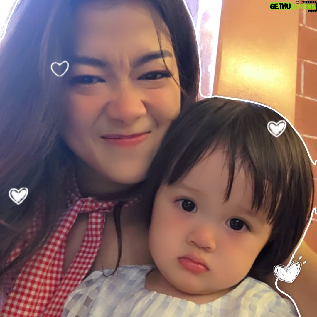May Toe Khine - 3.7K Likes - Sunsets, me and Su Ta Ya. ❣️ 🌇 👶 

Top from @trinkora_

#MayToeKhine