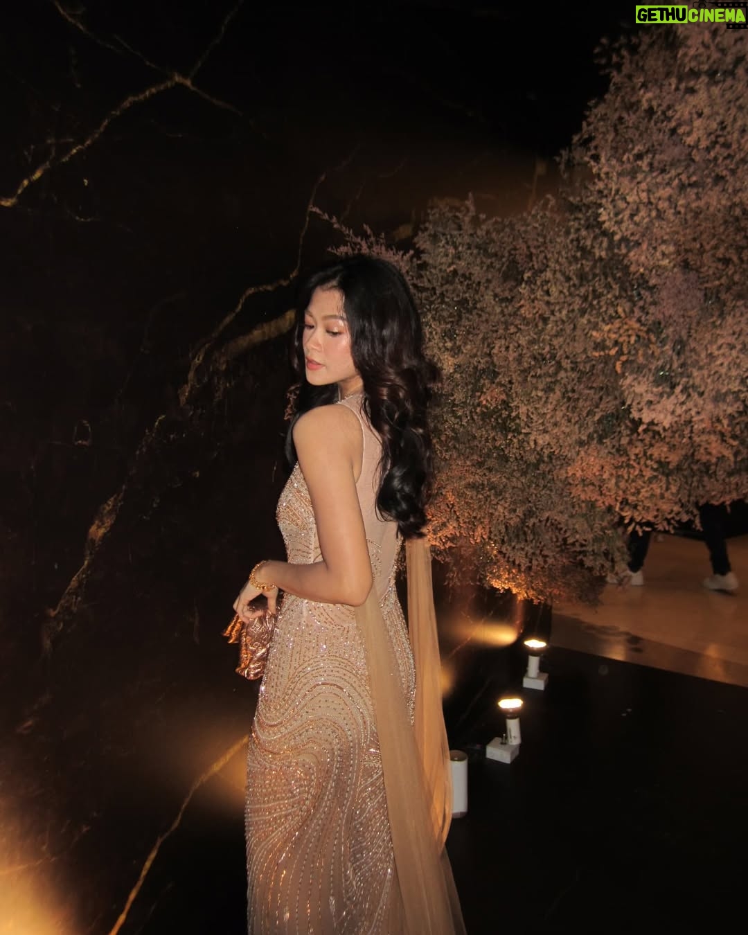 May Toe Khine - 4.2K Likes - One magical night 🤍💫

#paingmakeshersmile #MayToeKhine