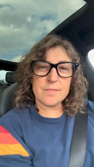 Mayim Bialik Instagram - As we enter the final yomtovim of Shmini Atzeret and Simchat Torah, I’m feeling all of the feelings: immense gratitude and joy for the hostages who have been reunited with their families, deep sorrow for those still waiting for bodies to be returned, and profound disappointment with the silence of those who rallied for a ceasefire and championed Palestinian rights but are conspicuously silent as a cease fire takes hold and the Palestinian people are receiving the attention they so desperately need... May we see a day when justice flows like a mighty stream, bloodshed ceases and we do not teach war anymore. Please 🙏 let’s work together to ensure safety and peace for Israel and her neighbors. עם ישראל חי 🇮🇱