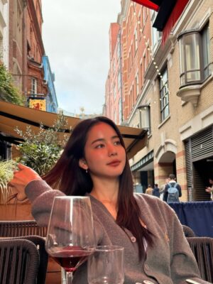 Maylada Susri Instagram - Time for afternoon wine ~