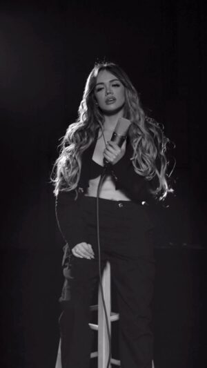 Mayra Goñi Instagram - Vamos a darnos tiempo ❤️🩹 @josejoseoficial
Compártela si se la dedicarías a alguien 👀