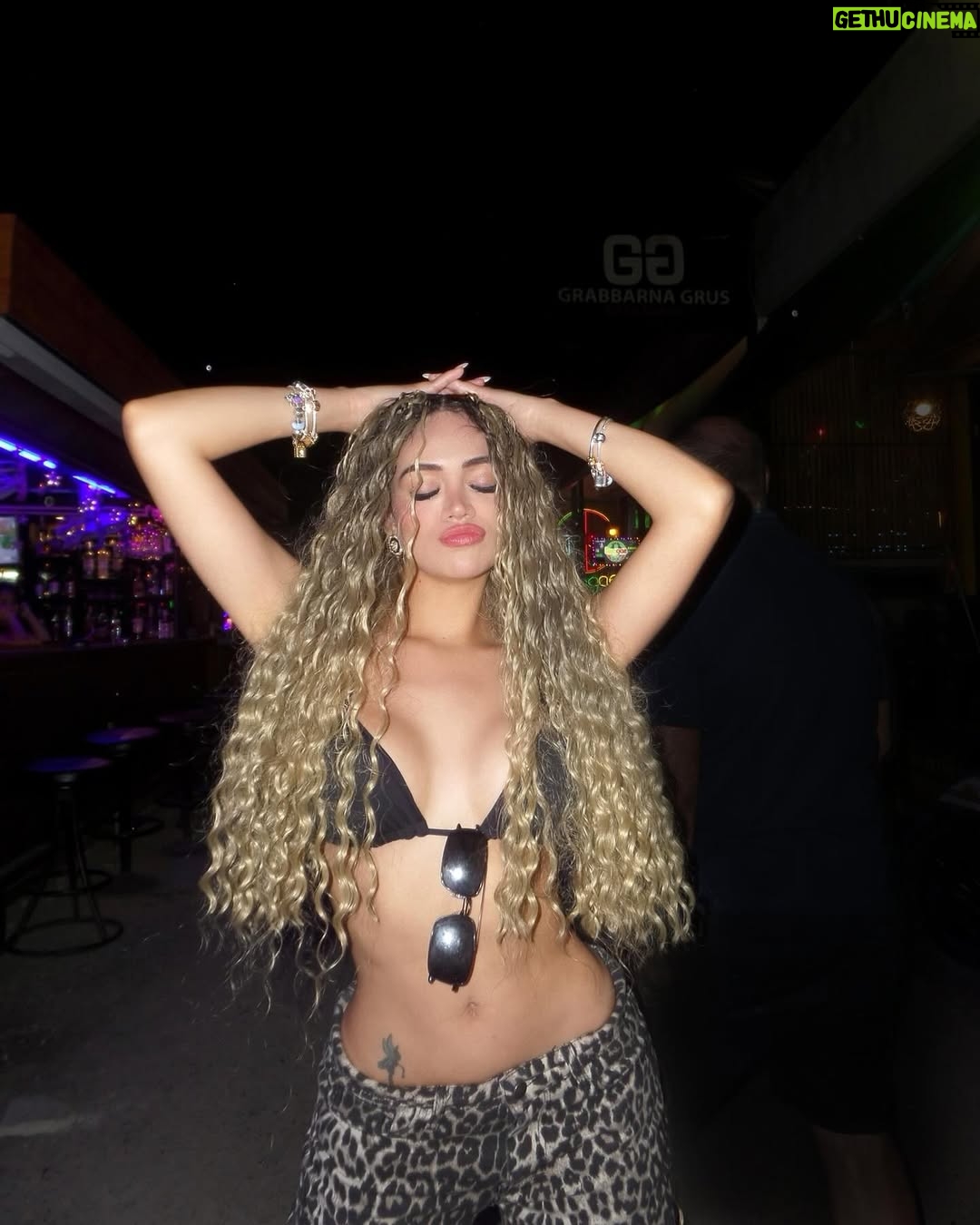 Mayra Goñi - 216.8K Likes - Tu trío favorito 🦋