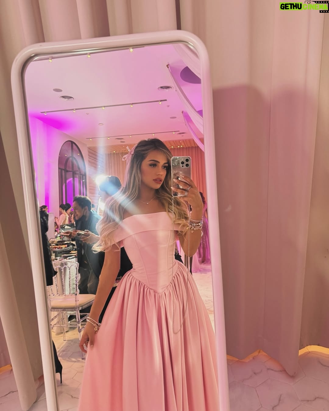 Mayra Goñi - 42.5K Likes - PANDORA’S JEWELRY SHOW 💖 @theofficialpandora 
 
#FromThailandWithLove #PandoraSquad24 #PandoraTakesThailand #Pandora