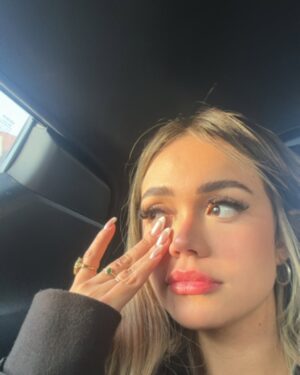 Mayra Goñi Instagram - Televisa presenta… Ponle título a este dump 👀