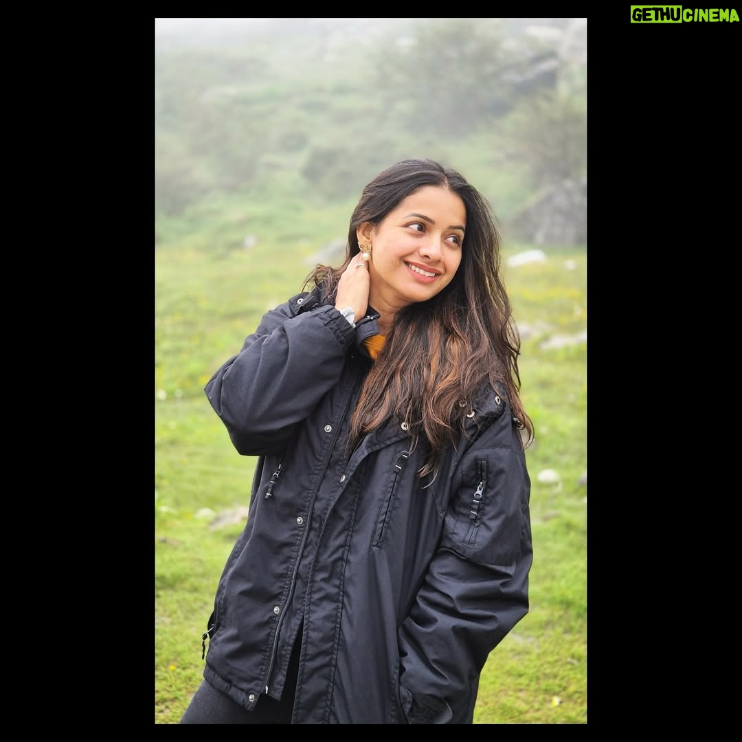 Mayuri Wagh - 1.7K Likes - Where the mountains meet the sky, my heart finds peace…❣️🧿
.
.
.
#peace #mountains #adventure #happyplace #love #life #travel #solo #happylife #happyface #happysoul #mayuriwagh #marathiactress