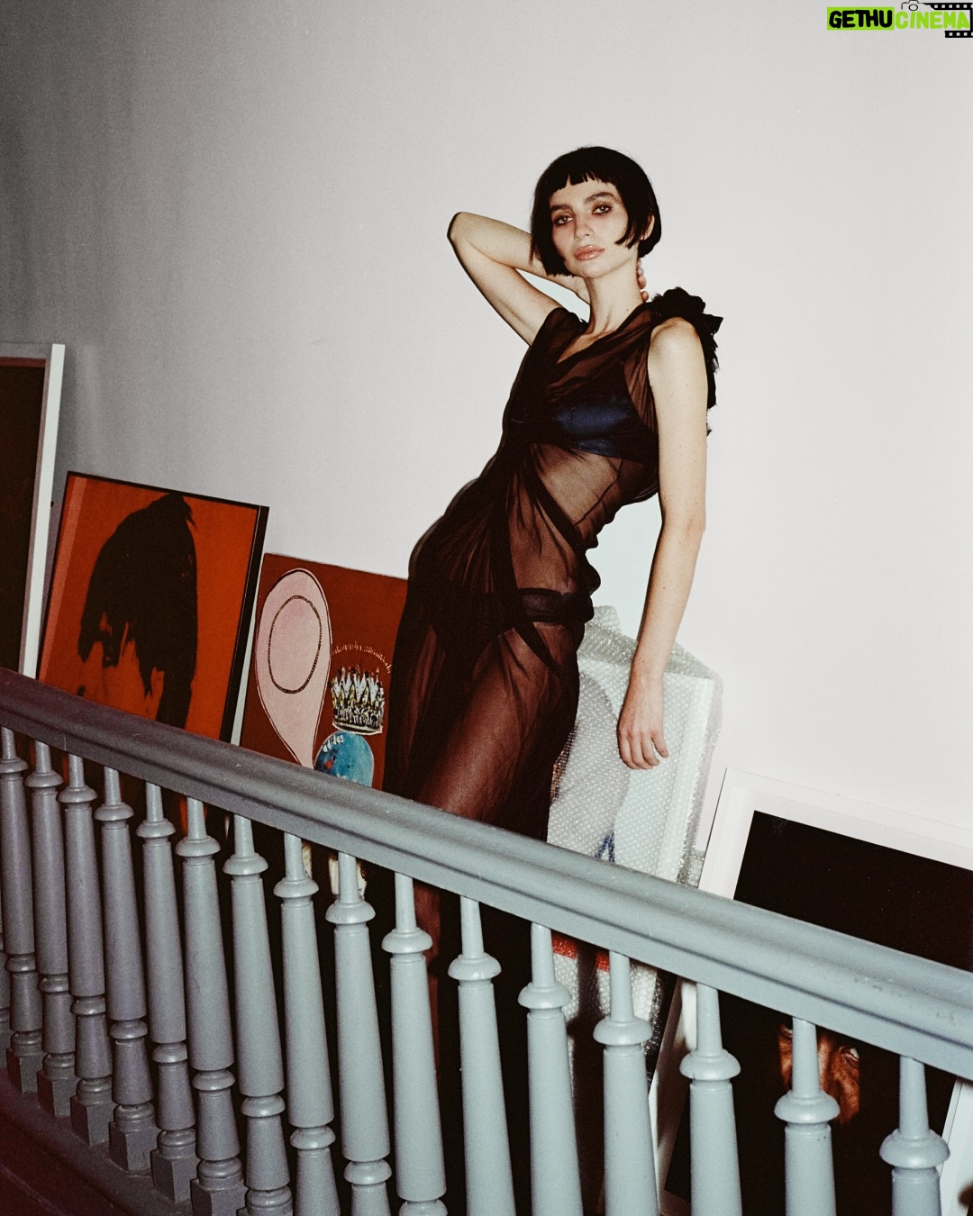 Meadow Walker - 14.2K Likes - There’s a party upstairs. . .

@meadowwalker for i-D 375.

Photographed by @upstairsaterics
Written by @thomthomclub
Styled by @thomthomclub
Interviews by @rbbykelly
Hair: @jadisjolie
Makeup: @raisaflowers
Nails: @nailsbymamie
Set Design: @mannynorena
Casting Director: @affaosman
Casting Associate: @mimignoh
Movement Director: @jorgedorsinville
Production: @themorrisongroup
Post Production: @francoerre