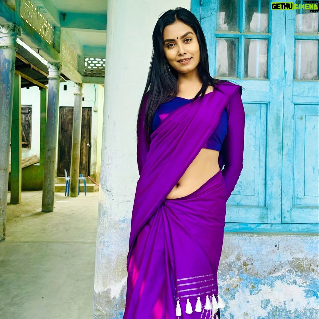 Meenakshi Borah - 13.5K Likes - Snapshots from the set…caught some amazing moments during our web series shoot…”Chupa-Chupi”…❤️🧿