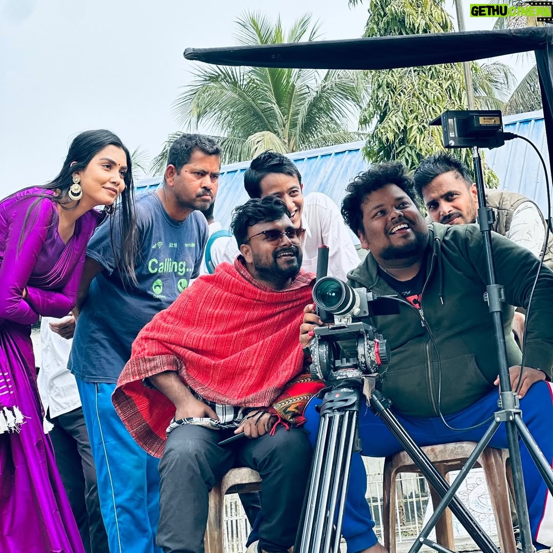 Meenakshi Borah - 13.5K Likes - Snapshots from the set…caught some amazing moments during our web series shoot…”Chupa-Chupi”…❤️🧿