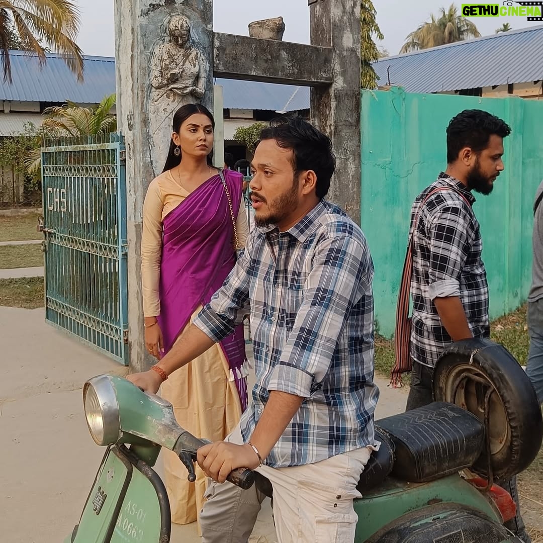 Meenakshi Borah - 13.5K Likes - Snapshots from the set…caught some amazing moments during our web series shoot…”Chupa-Chupi”…❤️🧿