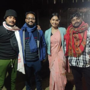 Meenakshi Borah Instagram - Snapshots from the set…caught some amazing moments during our web series shoot…”Chupa-Chupi”…❤️🧿