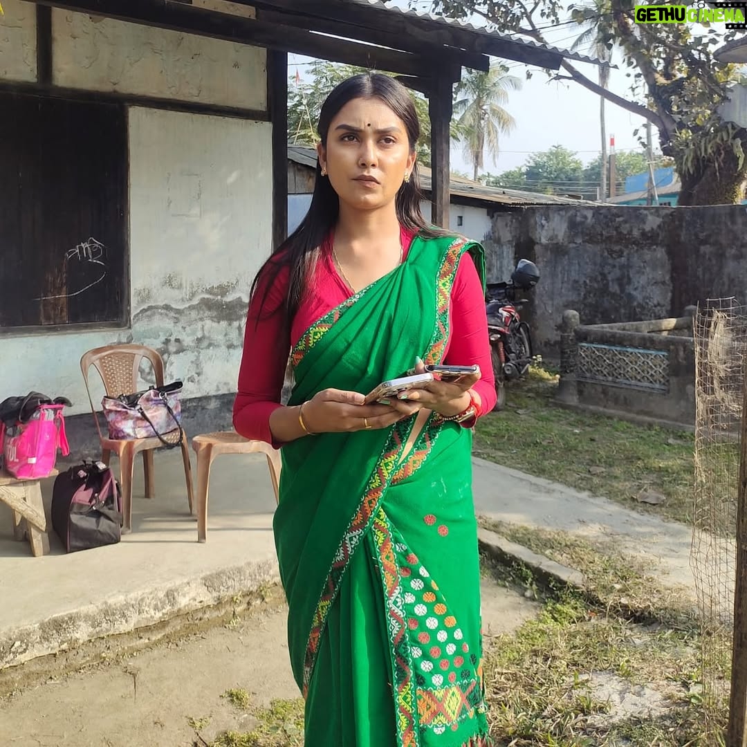 Meenakshi Borah - 13.5K Likes - Snapshots from the set…caught some amazing moments during our web series shoot…”Chupa-Chupi”…❤️🧿
