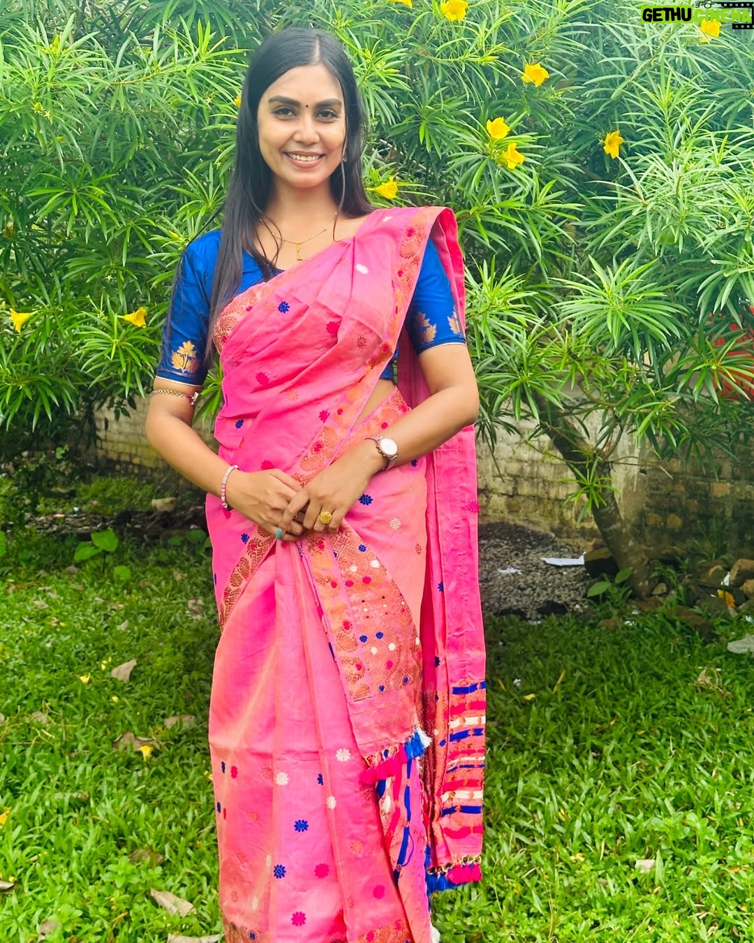 Meenakshi Borah - 7.5K Likes - Laila…❤️
Thank you universe for everything…🧿
.
.
.
.
.
.

#spreadlove #spreadpositivity #explore #olaila #love #foryou